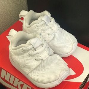 Infant Nike Roshe